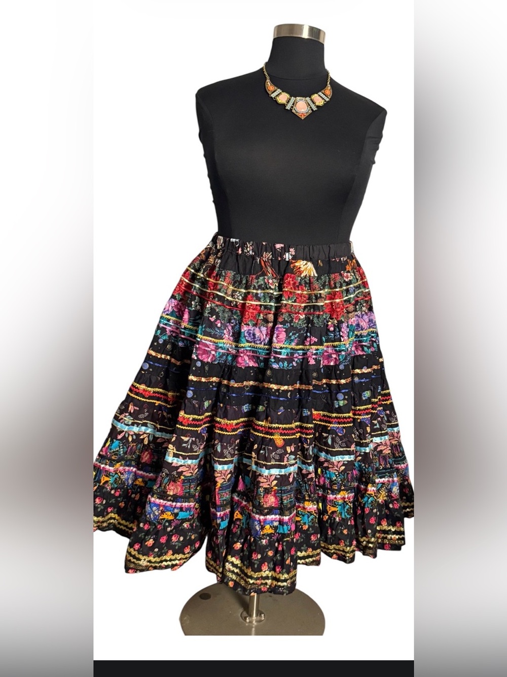 VTG BohoTiered square dancing style Floral Midi Skirt in Black/ patterned ribbon